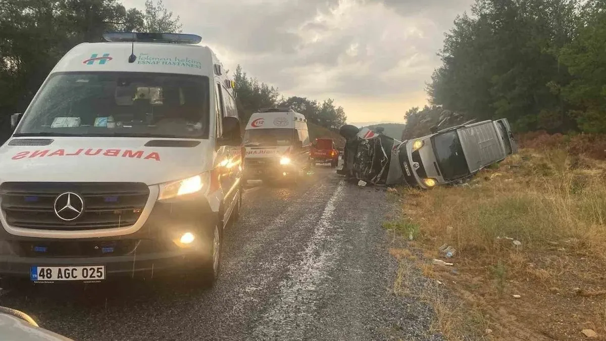 Muğla’da iki ayrı kazada 1 kişi öldü 14 kişi yaralandı