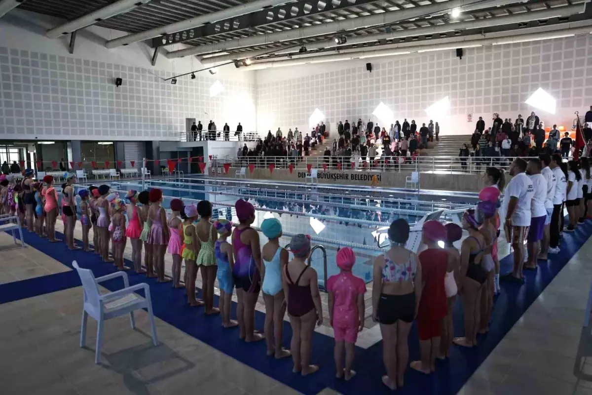 Denizli’de Ücretsiz Yüzme Kurslarından Sertifika Töreni