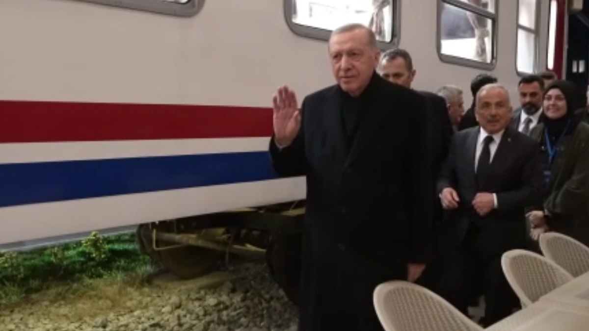 Cumhurbaşkanı Erdoğan, Ordu’da vatandaşlarla sohbet etti, çay içti