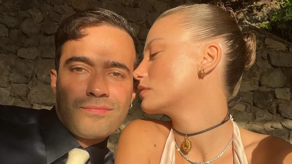 Reklam aşkı iddialarıyla konuşuluyorlardı… Kabuğuna çekilen Serenay Sarıkaya ve Mert Demir’den Sevgililer Günü paylaşımı!